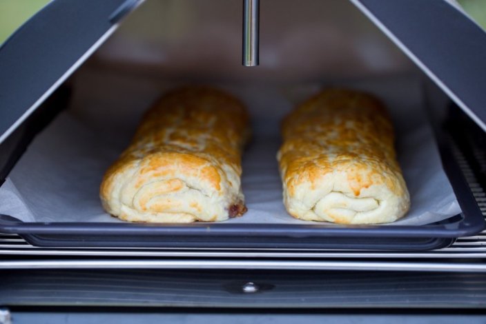 Lokomotiva VARI Gril na dřevo s troubou a udírnou