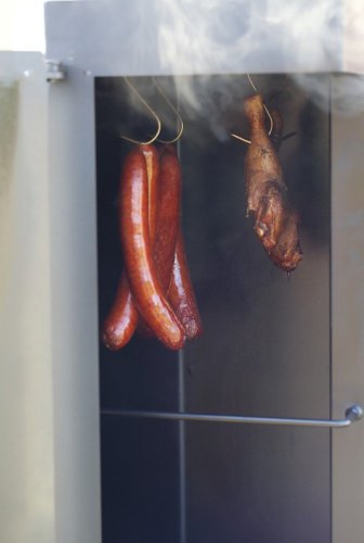 Lokomotiva VARI Gril na dřevo s troubou a udírnou